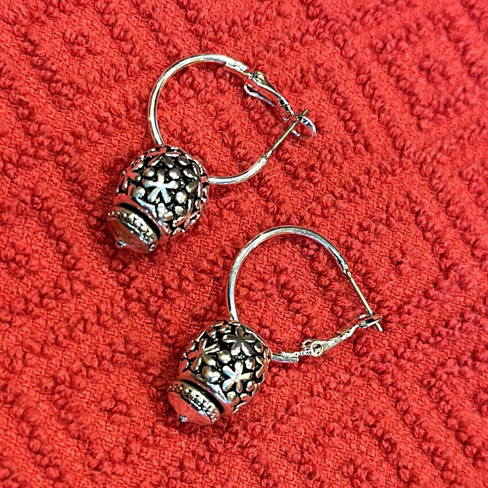 Teardrop sterling silver earrings